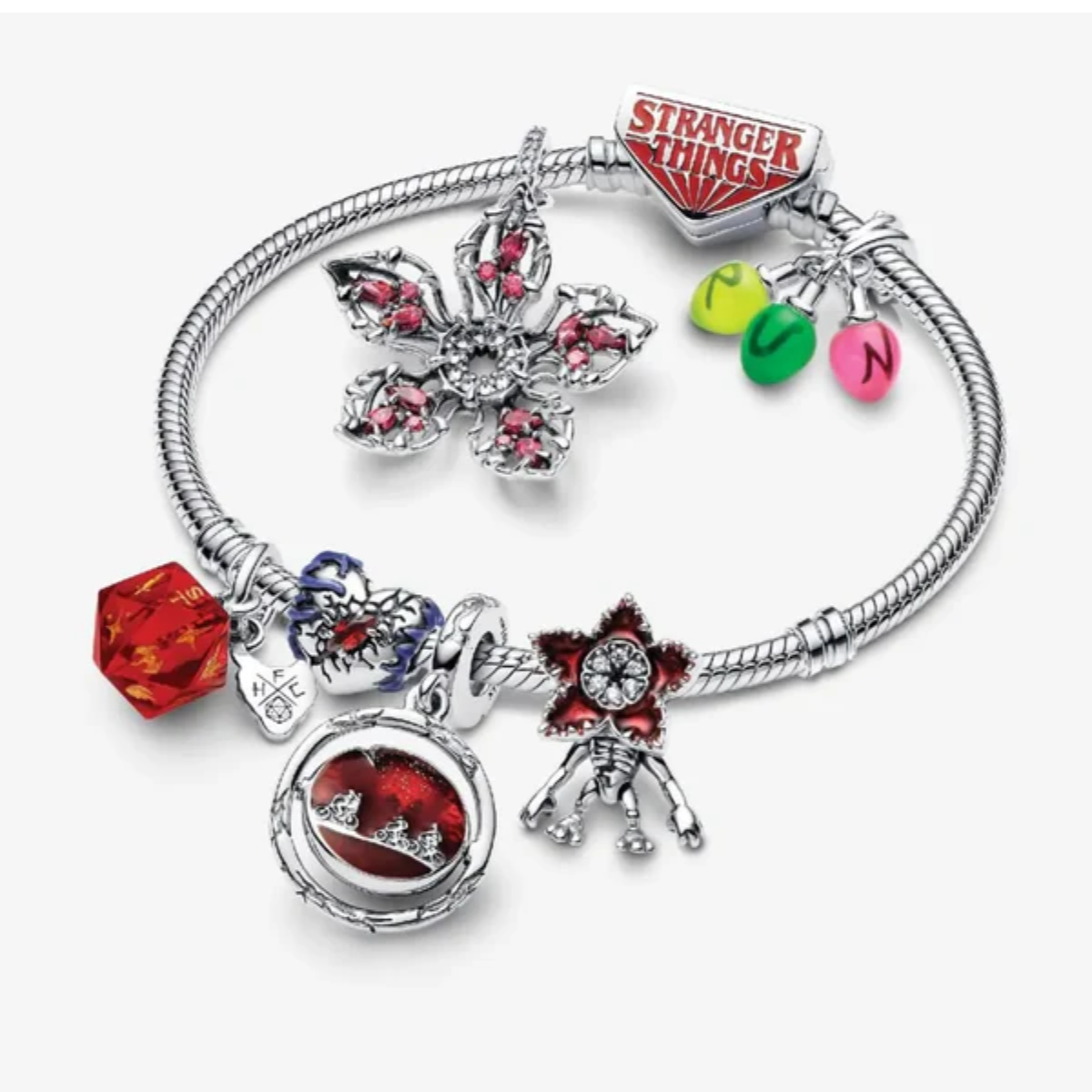 Stranger Things Bracelet Set “Friends Don’t Lie” + 6 Free Charms